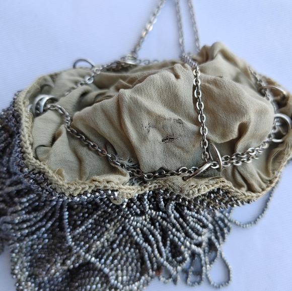 Vintage 30's beaded crochet chain drawstring wristlet bag with tassel - Picture 4 of 8